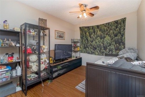 #212-894 Vernon Ave, Saanich, BC 