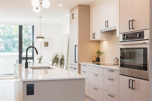 #3-909 Redfern St, Victoria, BC 