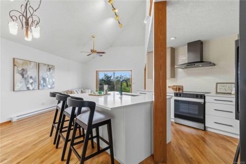 1785 Cedar Hill Cross Rd, Saanich, BC 