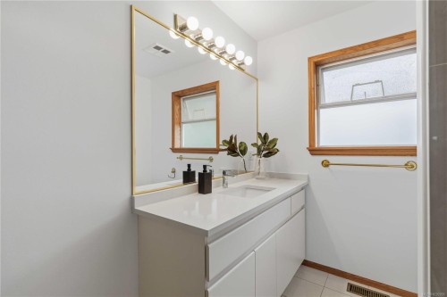 1785 Cedar Hill Cross Rd, Saanich, BC 