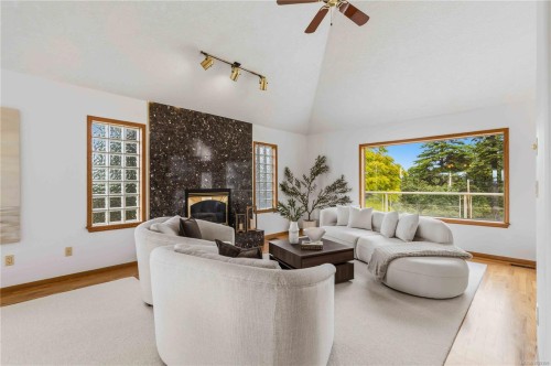1785 Cedar Hill Cross Rd, Saanich, BC 