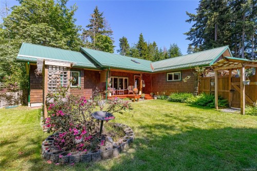 4611 Berbers Dr, Bowser, BC 