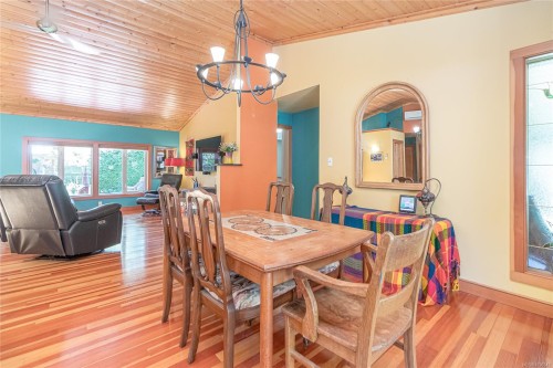 4611 Berbers Dr, Bowser, BC 