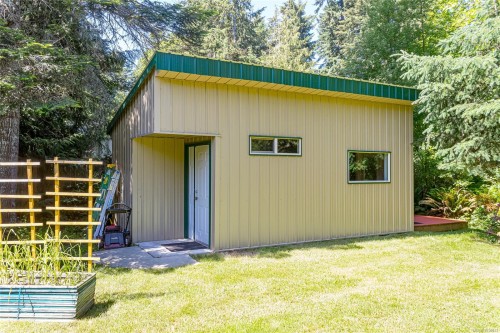 4611 Berbers Dr, Bowser, BC 