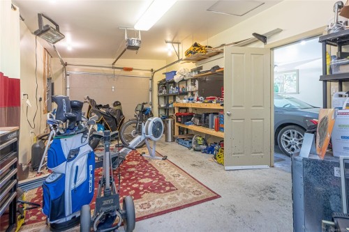 4611 Berbers Dr, Bowser, BC 