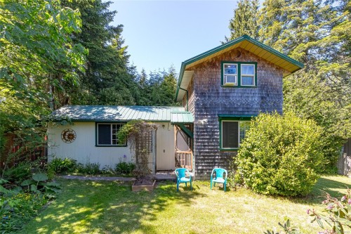 4611 Berbers Dr, Bowser, BC 
