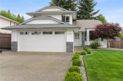 6129 Glacier Way Nanaimo, BC V9T 6C8