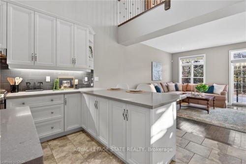 27 Black Walnut Crescent, Hamilton, ON 