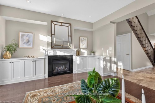 27 Black Walnut Crescent, Hamilton, ON 