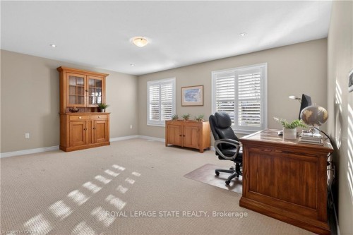 27 Black Walnut Crescent, Hamilton, ON 