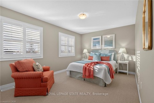 27 Black Walnut Crescent, Hamilton, ON 