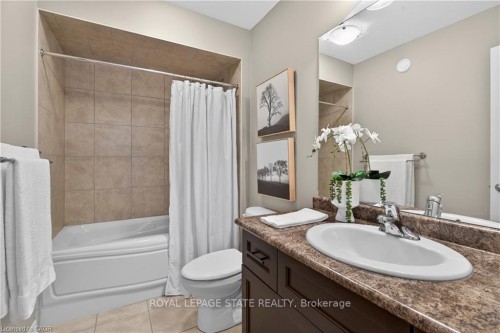 27 Black Walnut Crescent, Hamilton, ON 