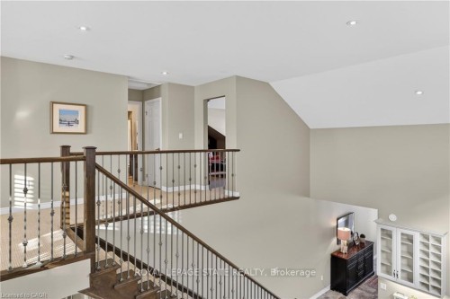 27 Black Walnut Crescent, Hamilton, ON 