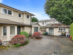 10372 Bowerbank Rd Sidney, BC V8L 3L7