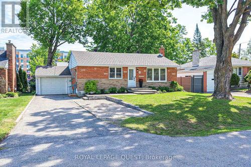 8 DALTON CRESCENT N  Orillia, ON L3V 5J5
