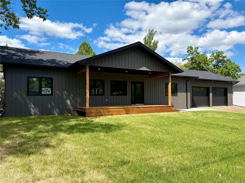 135 Daphne Avenue E, Souris, MB 