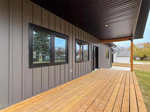 135 Daphne Avenue E, Souris, MB 