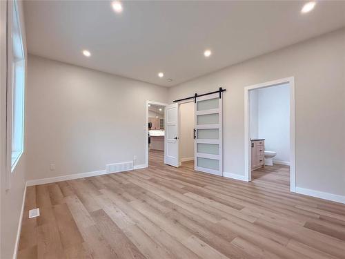 135 Daphne Avenue E, Souris, MB 