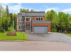 16 Parkplace LANE Moncton, NB E1A 9N2