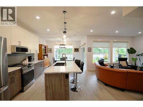 2744 Cedar Ridge Street, Lumby, BC - Indoor Photo Showing Kitchen