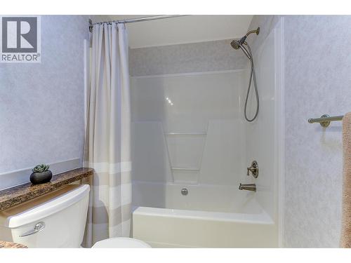 Easy-Care Tub Surround - 2440 Old Okanagan Highway Unit# 1304, West Kelowna, BC 