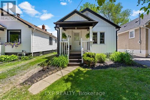 28 GRANTHAM AVENUE  St. Catharines (E. Chester), ON L2P 3B4