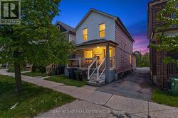 19 TOFFEE COURT Toronto, ON M8V 3B9