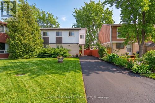 7 GREENHILLS SQUARE  Brampton, ON L6S 2J4