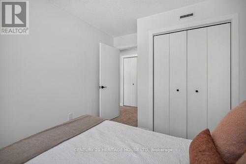 25 Kiln Lane E, St. Thomas, ON - Indoor Photo Showing Bedroom