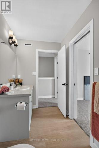 25 Kiln Lane E, St. Thomas, ON - Indoor Photo Showing Bathroom