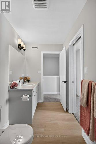 25 Kiln Lane E, St. Thomas, ON - Indoor Photo Showing Bathroom