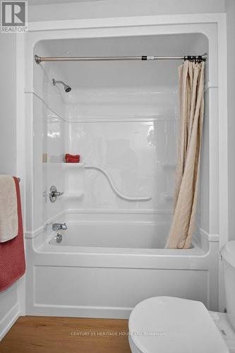 25 Kiln Lane E, St. Thomas, ON - Indoor Photo Showing Bathroom