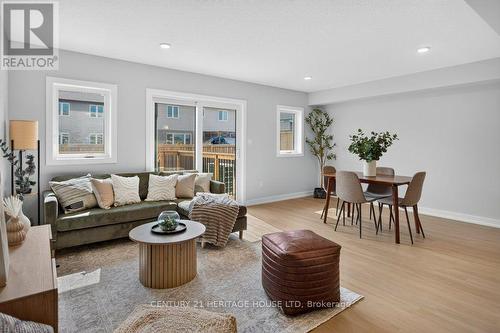 25 Kiln Lane E, St. Thomas, ON - Indoor Photo Showing Living Room