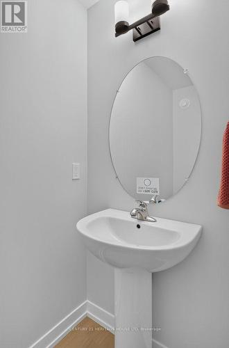 25 Kiln Lane E, St. Thomas, ON - Indoor Photo Showing Bathroom
