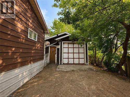 27 Oak Street, Kitchener, ON - Outdoor