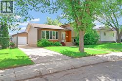 134 Devonshire CRESCENT  Saskatoon, SK S7L 5V7