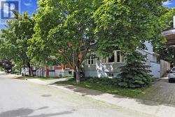 152 IVY CRESCENT  Ottawa, ON K1M 1X6