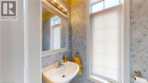 16 Ridgegate Crescent, Georgetown, ON - Indoor Photo Showing Bathroom