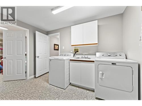 2934 Juniper Crescent, Sorrento, BC 