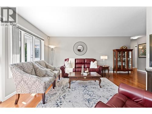 2934 Juniper Crescent, Sorrento, BC 