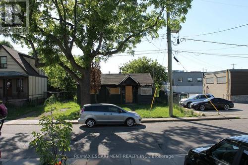 127 Robins Avenue, Hamilton, ON 