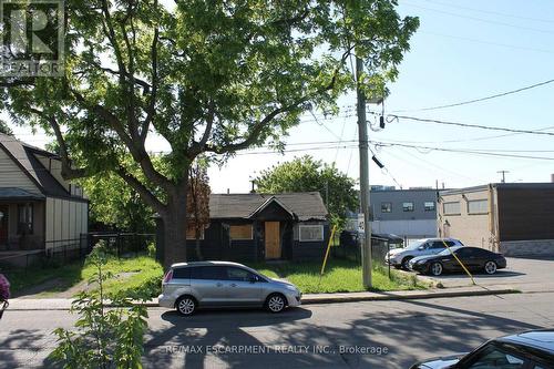 127 Robins Avenue, Hamilton, ON 