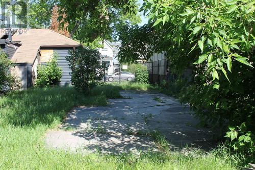 127 Robins Avenue, Hamilton, ON 