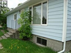 260 6th AVENUE E Gravelbourg, SK S0H 1X0