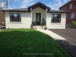 62 FLAMBOROUGH DRIVE  Toronto, ON M6M 2R6