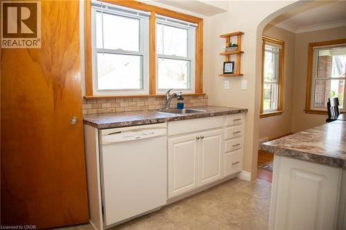 42 Hawthorne Avenue, Simcoe, ON - Indoor Photo Showing Kitchen