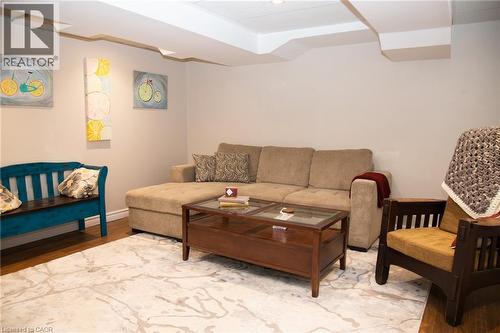 42 Hawthorne Avenue, Simcoe, ON - Indoor Photo Showing Living Room