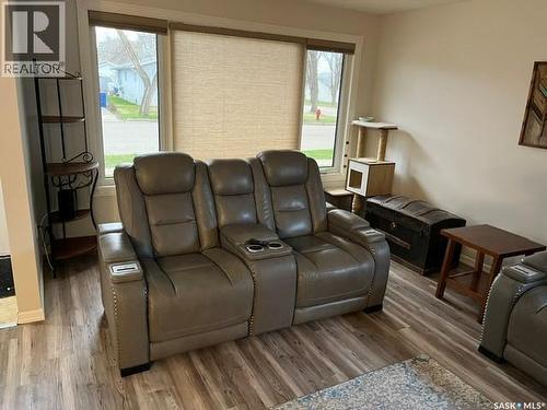 206 3Rd Avenue W, Canora, SK 
