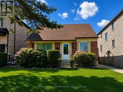 41 ATHABASKA AVENUE Toronto, ON M2M 2T6