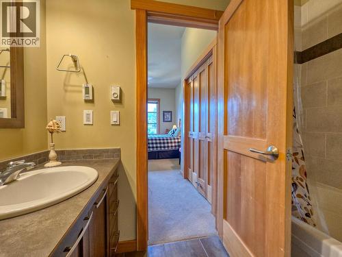 905 7Th Avenue Unit# 201, Invermere, BC 